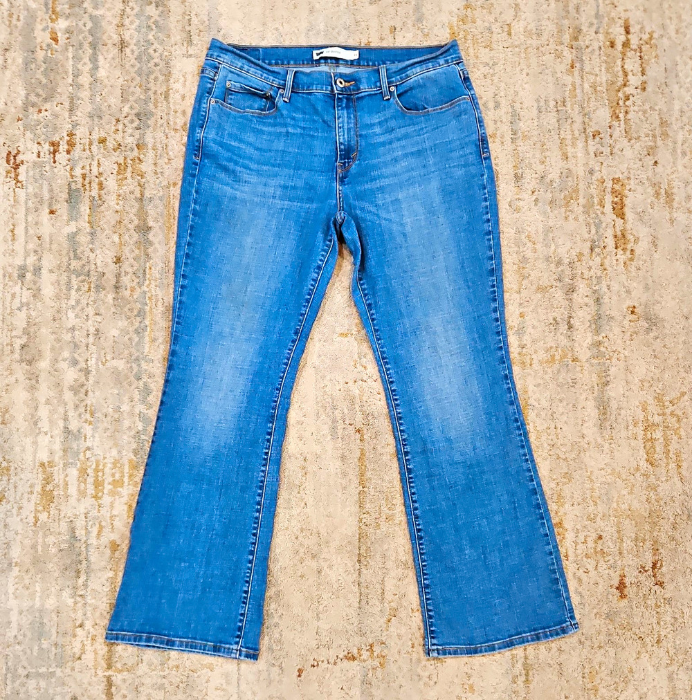 Levi’s Women’s Blue Medium Wash 515 Bootcut Stretch Denim Jeans Reg Fit Size 14